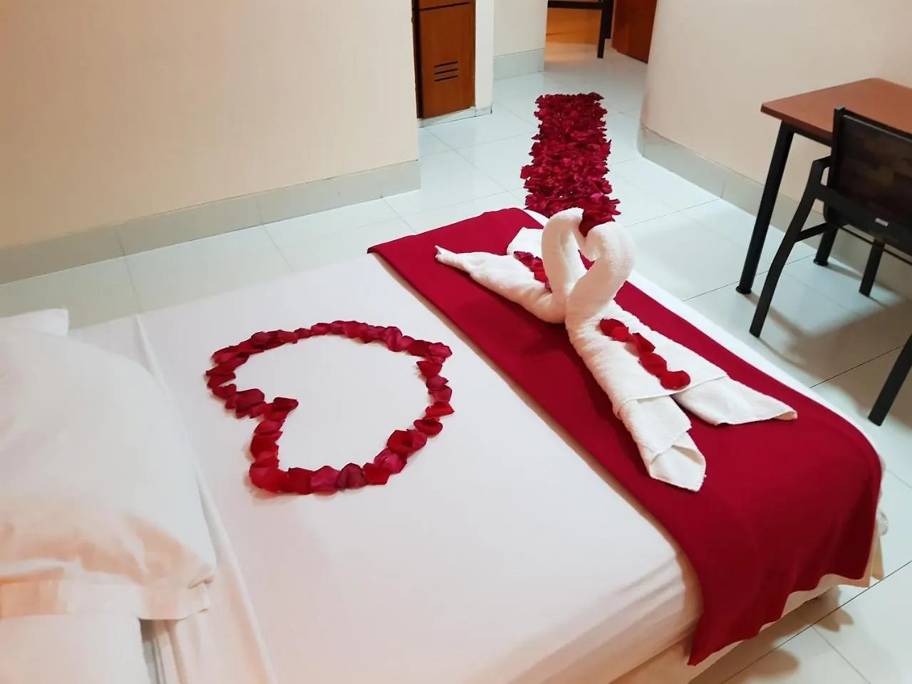Hotel Murali - Cerca Del Aeropuerto De 과야킬 게스트하우스