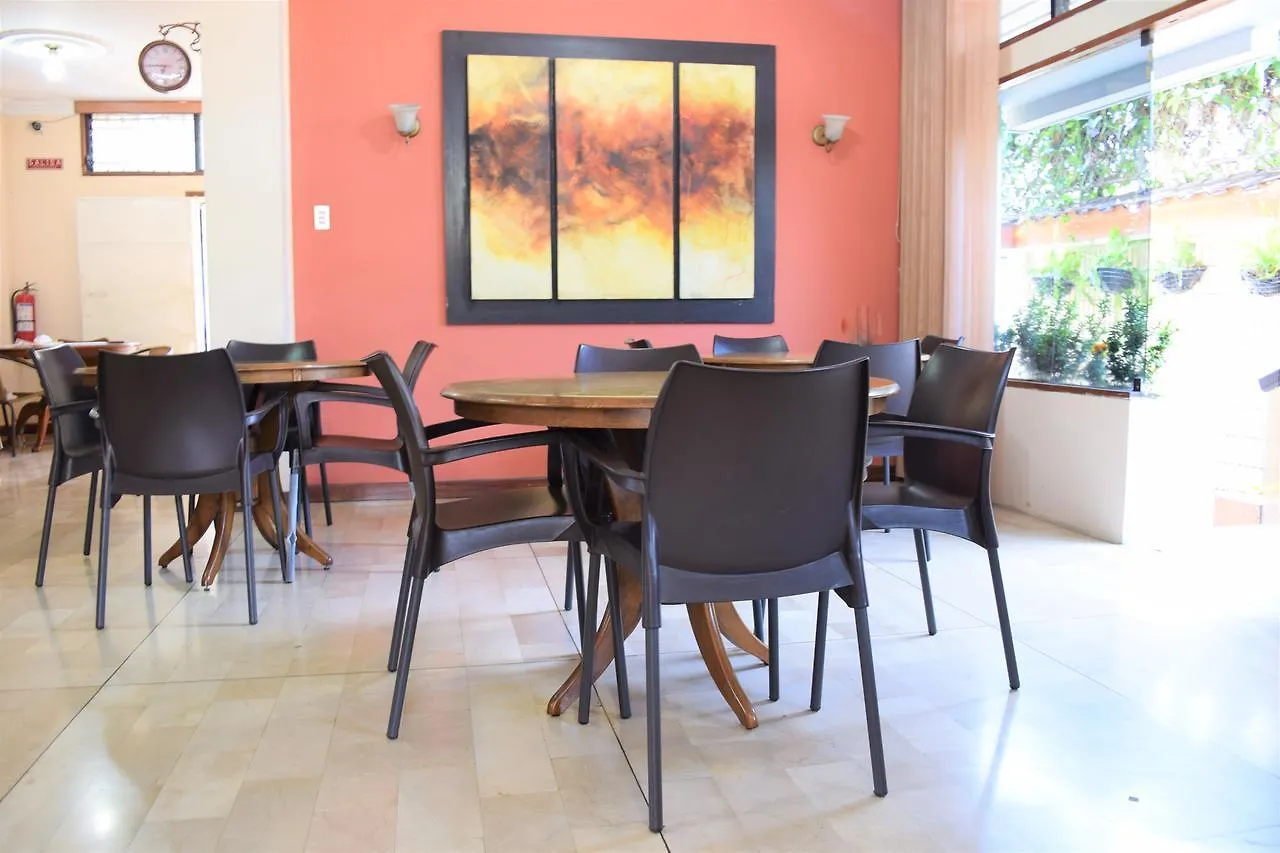 Hotel Murali - Cerca Del Aeropuerto De Guayaquil Guest house
